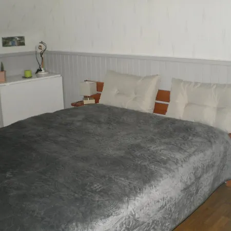 Les Mesanges Bleues Homestay *